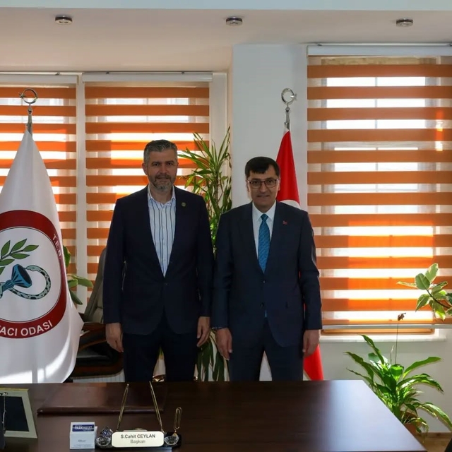 Kütahya Belediye Başkanı Kahveci'den Eczacı Odası'na ziyaret