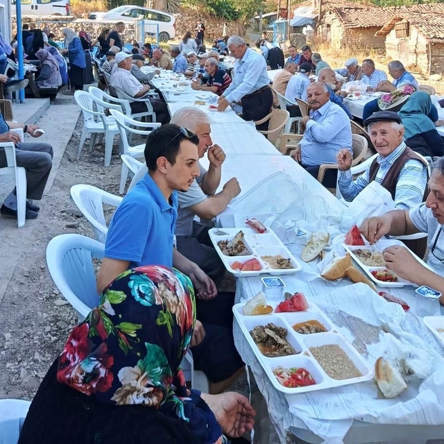 Hisarcık Şeyhçakır köyünde geleneksel hayır yemeği düzenlendi