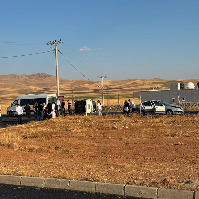 Siirt'te araçlar çarpıştı: 2 yaralı
