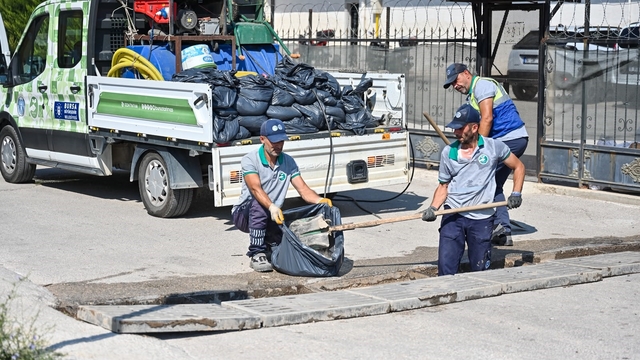 Büyükşehir'den altyapıya bahar temizliği