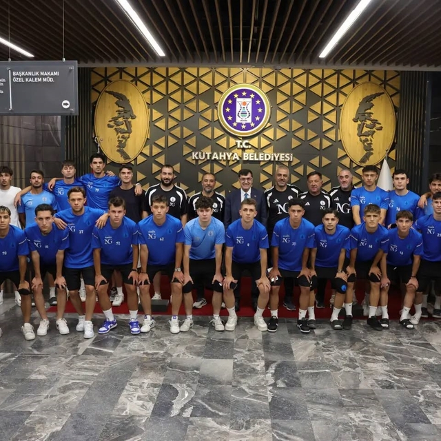 Kütahyaspor altyapı sporcularına Başkan Kahveci'den destek