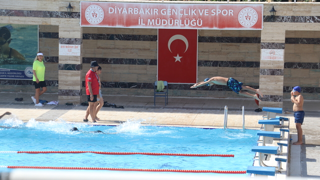 Diyarbakır'da 35 bin kişi, 'Yüzme Bilmeyen Kalmasın' projesinden yararlandı
