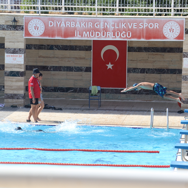 Diyarbakır'da 35 bin kişi, 'Yüzme Bilmeyen Kalmasın' projesinden yararlandı