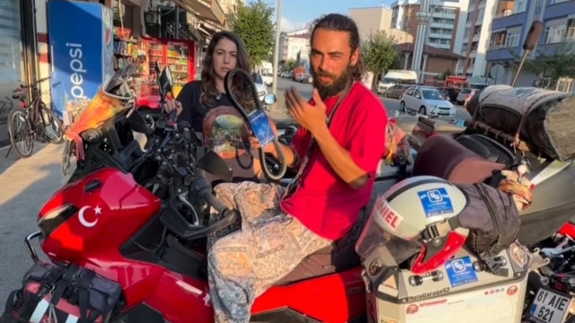 Tek motosiklet ve 2 köpekle 28 aydır karış karış Türkiye'yi geziyorlar