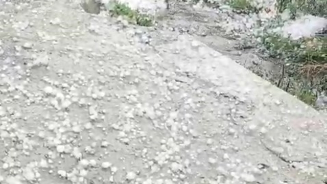 Ardahan'da dolu yağışı etkili oldu