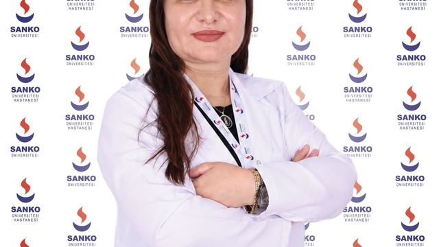 Cilt hastalıkları Uzmanı Prof. Dr. öztürk, SANKO Üniversitesi Hastanesi'nde