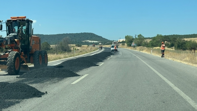 Tavşanlı-Emet yolunda çalışma: Ulaşım kontrollü sağlanıyor