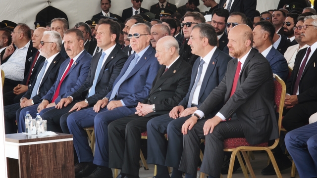 Cumhurbaşkanı Erdoğan: "Bölgemizde tarih yeniden yazılıyor"
"Türkiye vicdanlı, ilkeli ve barışçıl politikalarıyla tarihe yön veriyor"