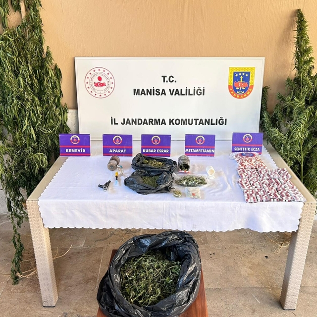 Manisa'da uyuşturucu operasyonu; 4 tutuklama