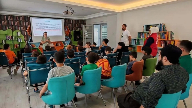 Gençlere dijital dünyanın riskleri anlatıldı