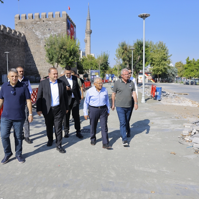Başkan Büyükkılıç'tan Cumhuriyet Meydanı ve Yeraltı Çarşısı'ndaki yatırımla...
