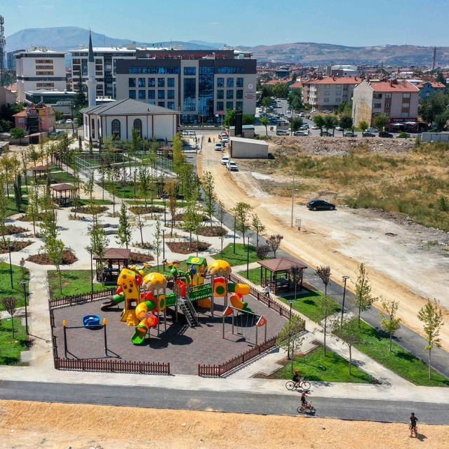 Meram'da yeşil alan atağı: Aynı anda 20 yeni park, 25 parkta ise yenileme