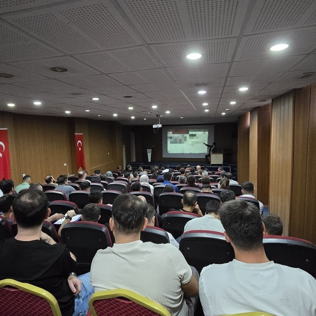 Şırnak'ta 76 emniyet personeline düzensiz göç semineri verildi