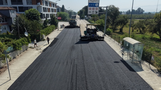 Düzce'de bin 800 metrelik yol yenileniyor
Cadde ve sokaklarda önce altyapı, sonra asfalt