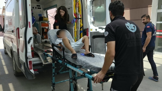 Bisiklet ile otomobil çarpıştı: 2 yaralı