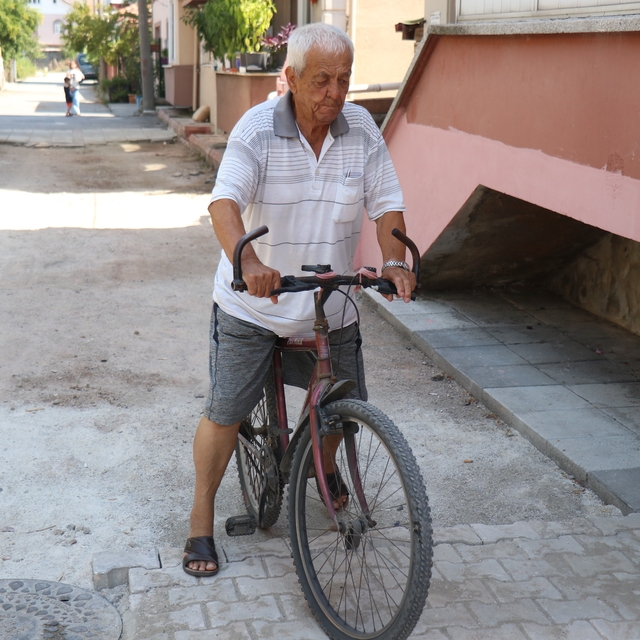 Belediye işi yarım bırakıp gitti, çilesi vatandaşa kaldı
Mahallelinin 9 ayl...