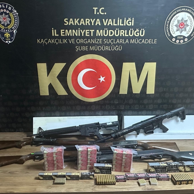 Sakarya'da silah kaçakçılığı operasyonu: 2 gözaltı
