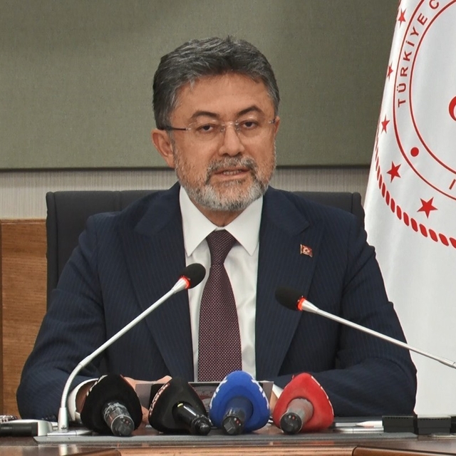 Tarım ve Orman Bakanı Yumaklı, Aydın'da incir hasadına katılacak
Vali Varol...