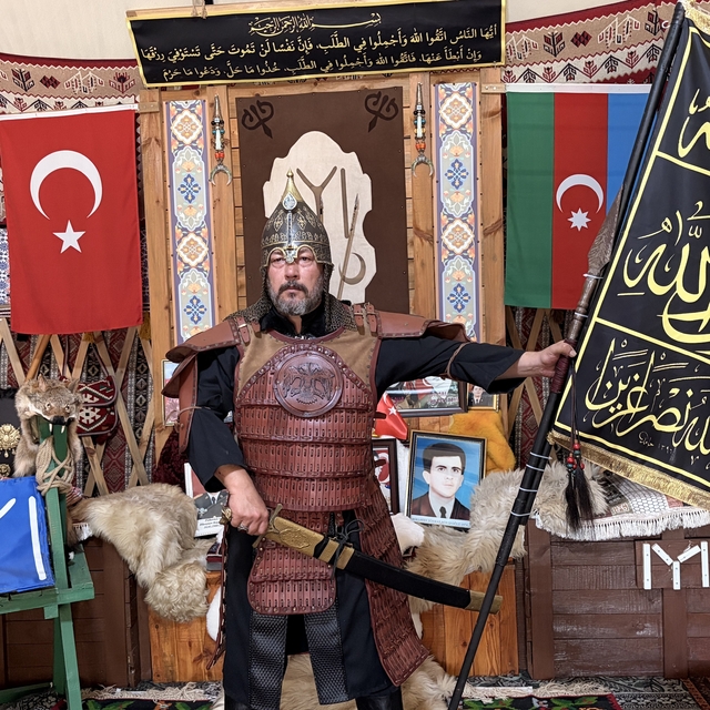 Kendi kurduğu otağında Malazgirt Zaferi'nin 955. yıl dönümünü kutladı