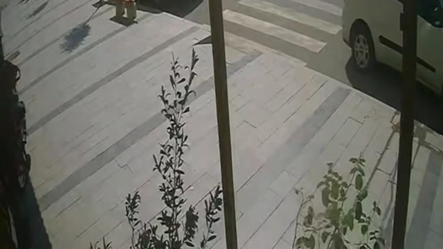 Yaya geçidinde otomobilin çarptığı kişi yaralandı (2)