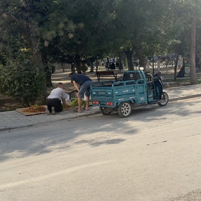 Parkta oturan şahıs tartıştığı kişinin döner bıçaklı saldırısına uğradı
Ola...