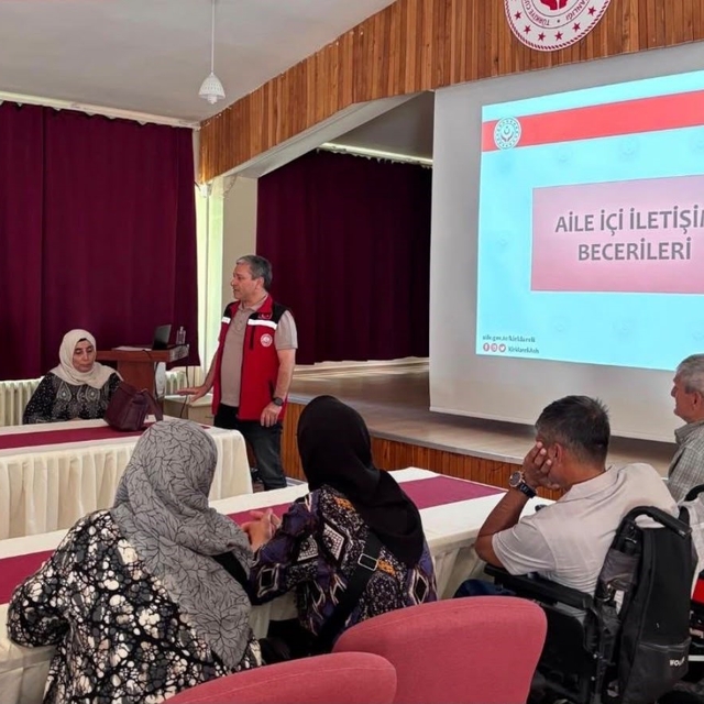 Kırklareli'nde ailelere yönelik Aile Yaşam Becerileri semineri düzenlendi