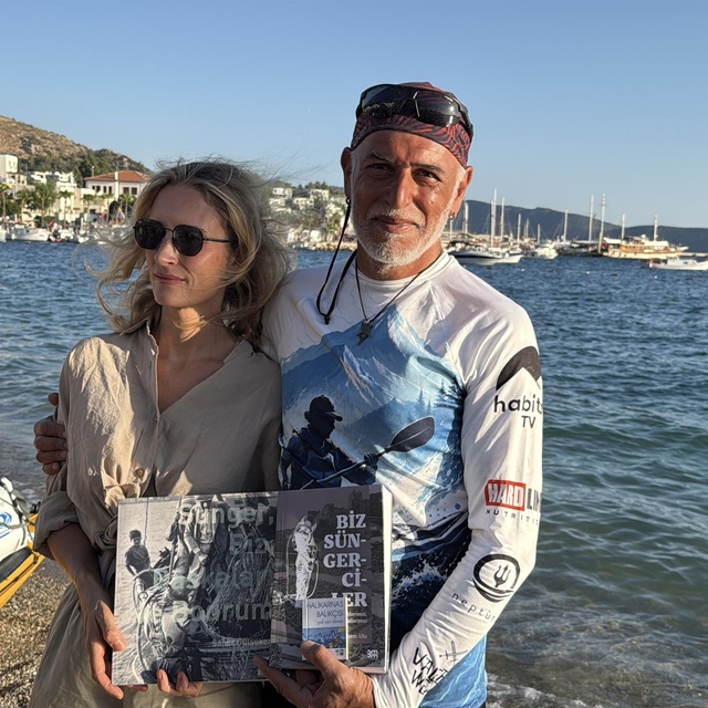 İstanbul'dan kanoyla çıktığı Türkiye yolculuğunda 83 gün sonra Bodrum'a ula...
