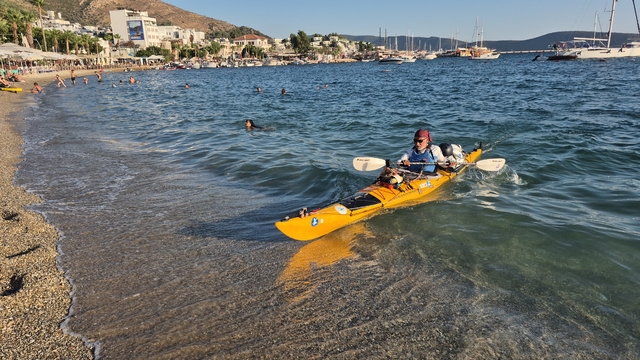 İstanbul'dan 83 gün önce kanoyla yolculuğa çıkmıştı, Bodrum'a ulaştı