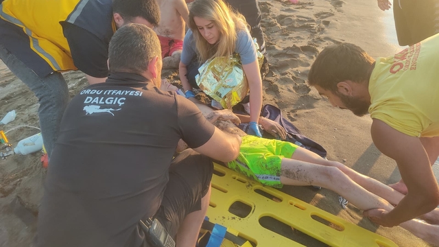 Ordu'da denizde boğulma tehlikesi geçiren 4 çocuk kurtarıldı