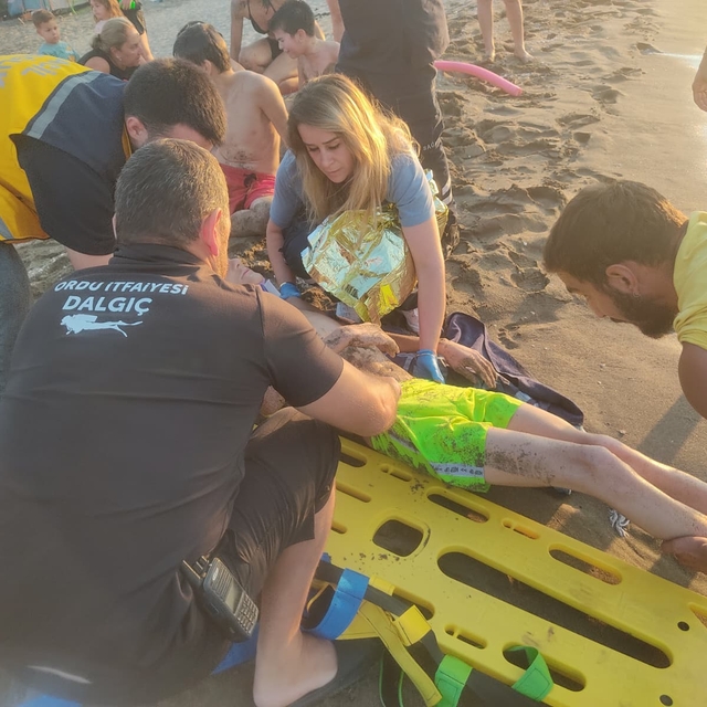 Ordu'da denizde boğulma tehlikesi geçiren 4 çocuk kurtarıldı