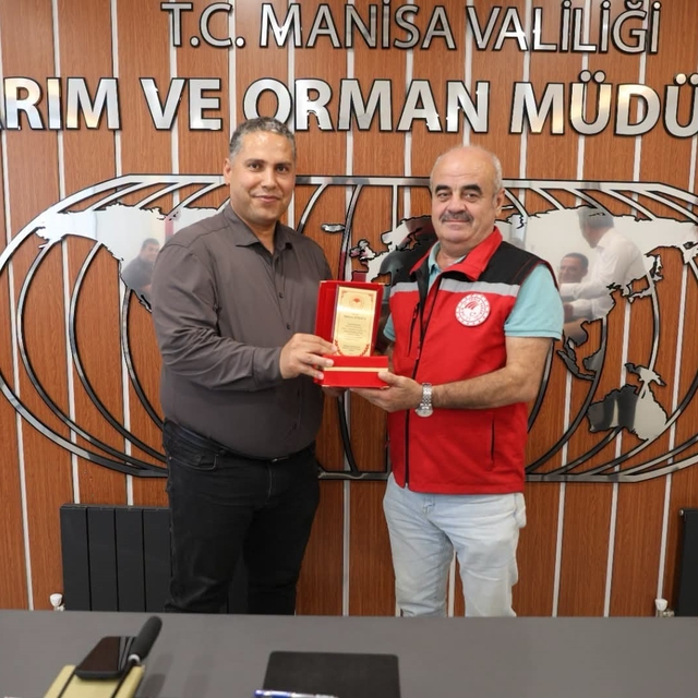 Manisa Tarım ve Orman Müdürlüğünde iki isim yeni görev yerlerine uğurlandı