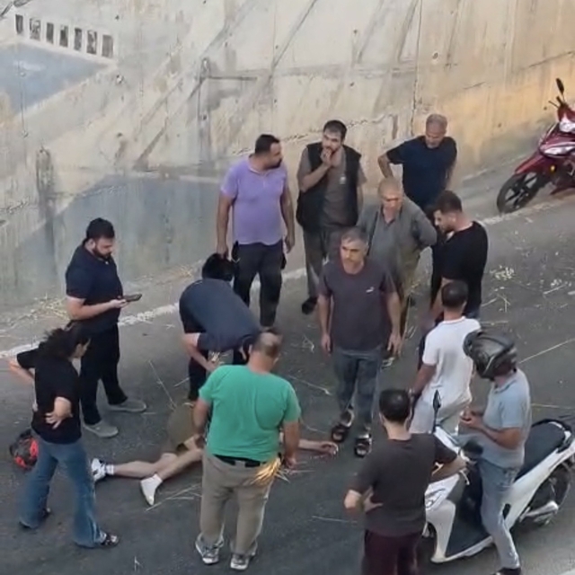 Motosikletletten fırlayarak alt geçide düştü
