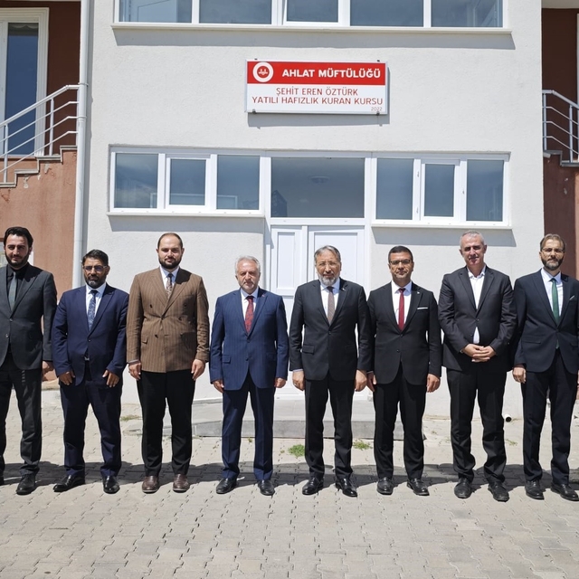 Diyanet İşleri Başkanı Arpaguş, Ahlat'ta ilçe müftüleriyle bir araya geldi