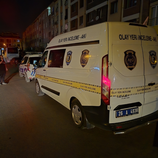 Kalp krizi geçiren şahıs ambulansta hayatını kaybetti
Şahsın ölümüyle ilgil...
