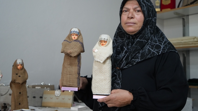 Bayburt'un tescilli ehramı oyuncak bebekleri süslüyor: Kültürel miras gelecek nesillere taşınıyor