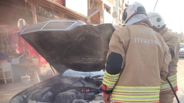 Arsuz ve İskenderun'da araç yangınları kontrol altına alındı