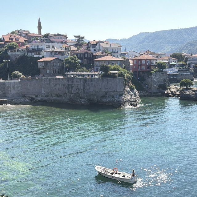 6 bin 600 nüfuslu Amasra'ya 8 ayda 1 milyon turist geldi