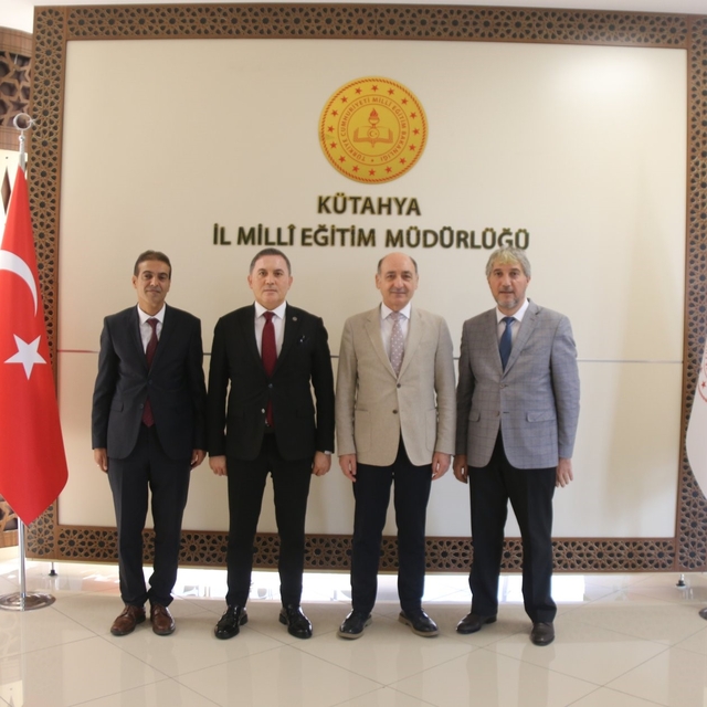 Hayat Boyu Öğrenme Genel Müdür Yardımcısı Mahmut Kurtaran Kütahya'yı ziyare...