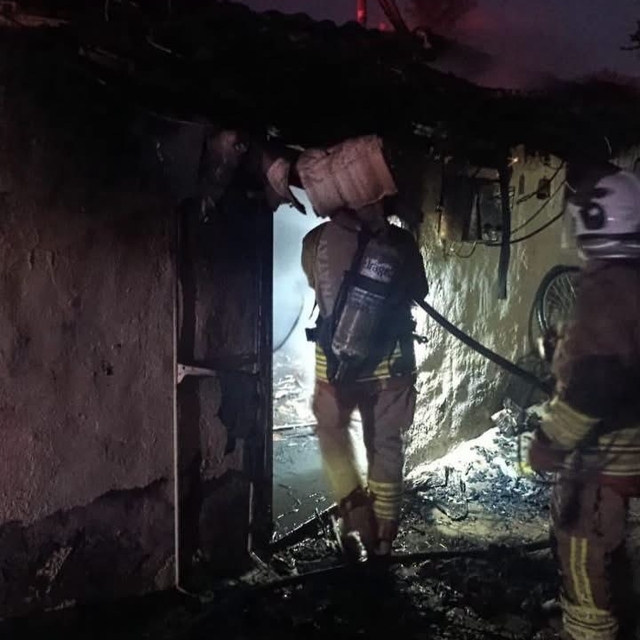 Reyhanlı'da müstakil evden alevler yükseldi