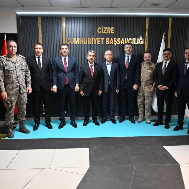 Şırnak Valisi Ekici, Cizre Cumhuriyet Başsavcısı Köroğlu ile bir araya geld...