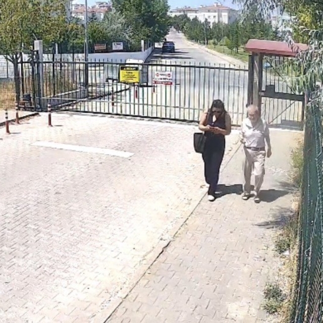 Kendini savcı olarak tanıtan kadının oyununu 8 yaşındaki çocuk bozdu
Sahte...