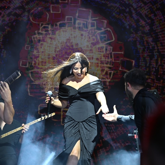 Demirci Kurtuluş Festivalinde sanatçı Zara sahne aldı