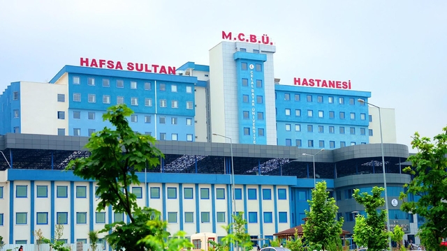 Manisa'da hastalarından 'bıçak parası' aldığı iddia edilen doktor tutuklandı