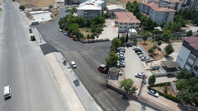 Adıyaman'da okul bölgesinde asfalt çalışmaları tamamlandı