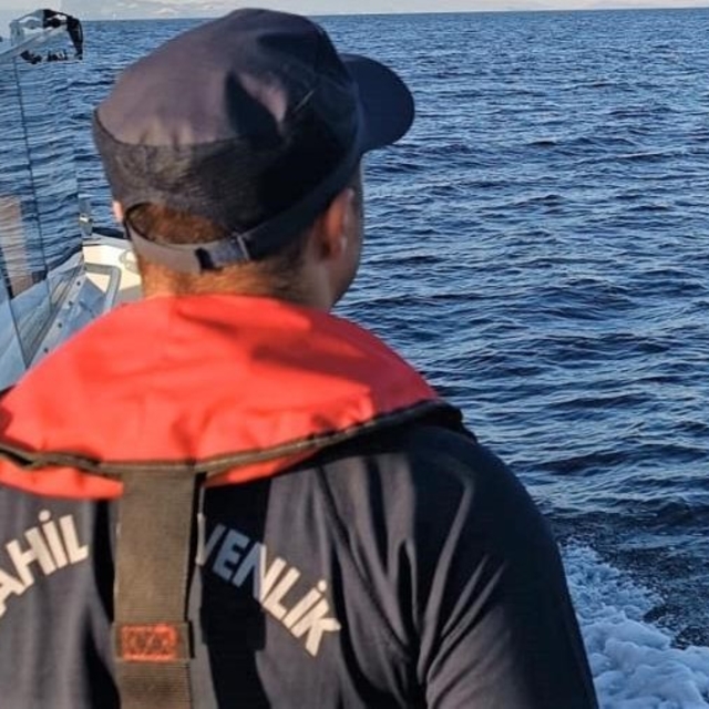 Açıldığı denizden geri dönemeyen şahsı Sahil Güvenlik kurtardı