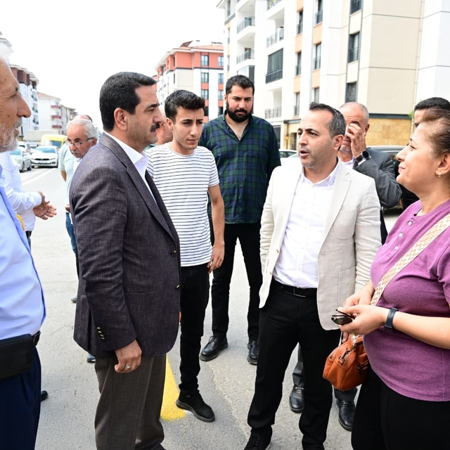 Başkan Taşkın, Milletvekili Babacan ile Zafer Mahallesi'nde vatandaşları di...