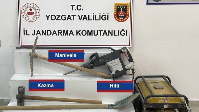 Kaçak kazı yapan 4 kişi yakalandı