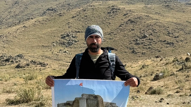 Elazığlı sporcudan Ağrı Dağı'nda 30 Ağustos Zafer Bayramı tırmanışı