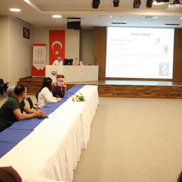 Elazığ'da hastane çalışanlarına üriner kateter ve enfeksiyonu eğitimi