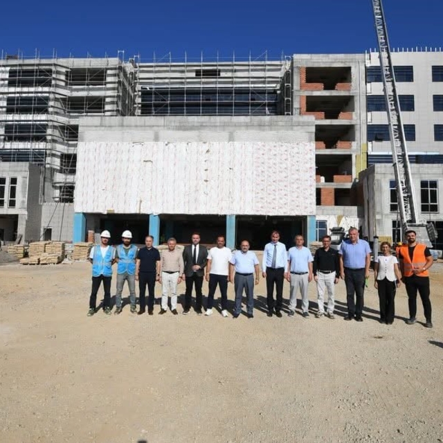 Vali Ustaoğlu yeni devlet hastanesi inşaatını inceledi
